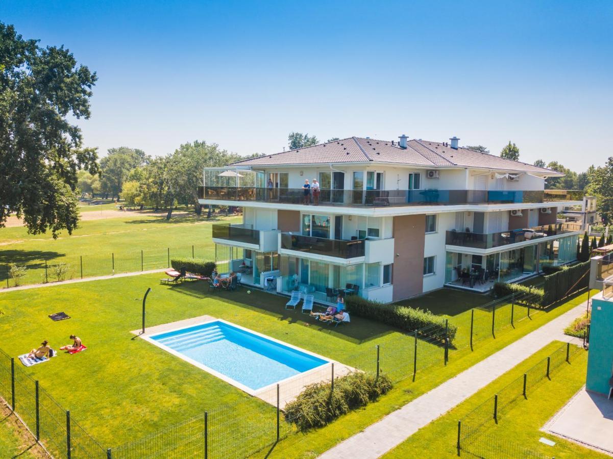 Myflat Luxy Beach Apartment 시오포크 외부 사진